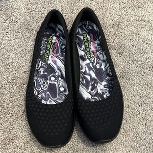 Sketchers Memory Foam NWT Shoes